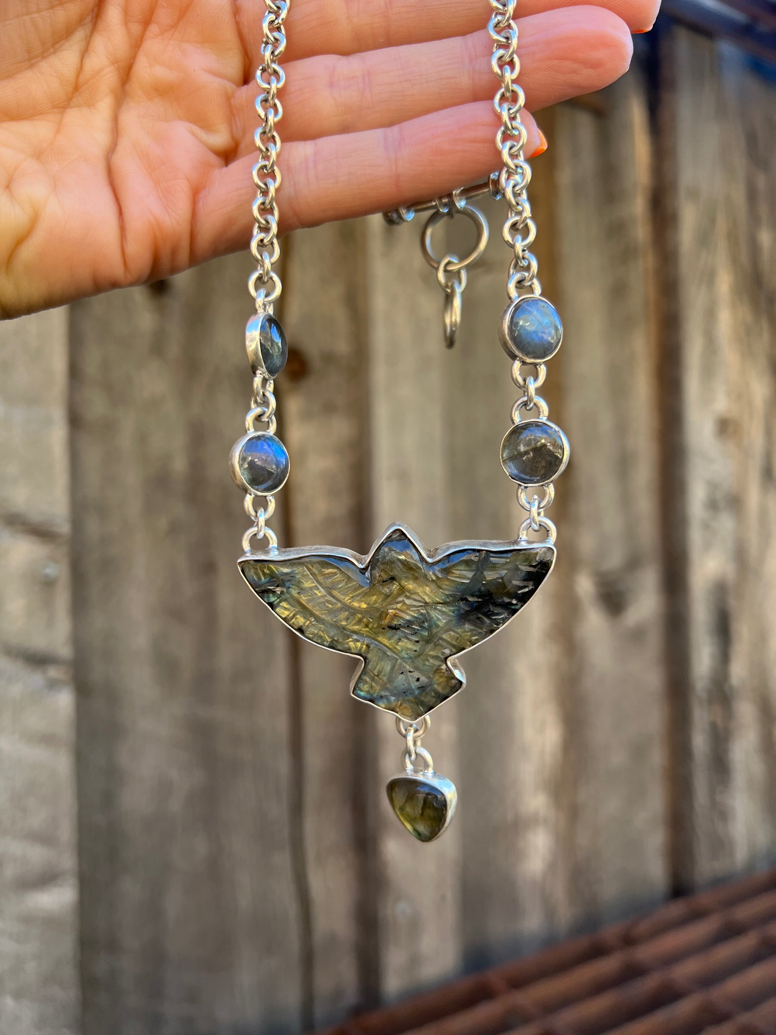 Stunning Labradorite bird necklace set in Sterling Silver with thick chain & toggle clasp T27