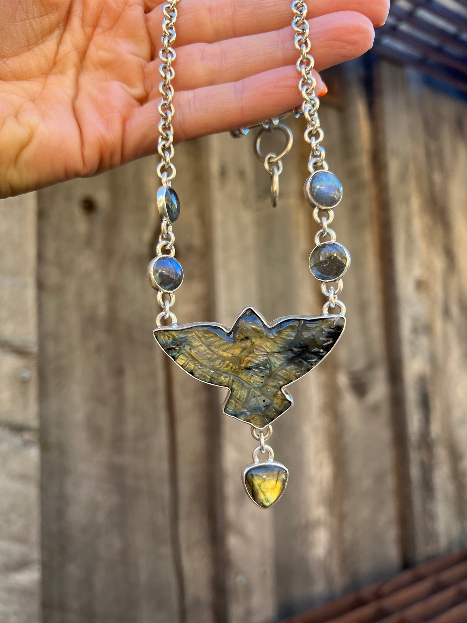 Stunning Labradorite bird necklace set in Sterling Silver with thick chain & toggle clasp T27